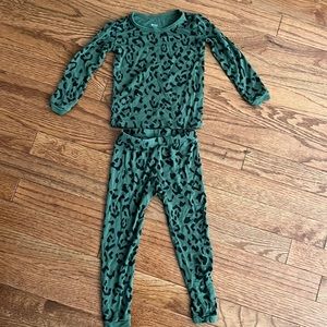 Kyte Baby Hunter Green Leopard Long Sleeve Pajamas
